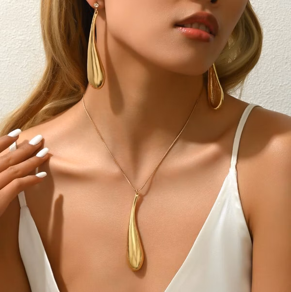 Gold Teardrop Necklace Water Drop Earring for Women Chunky Necklace Set Punky Geometric Pendant Necklace for Women
