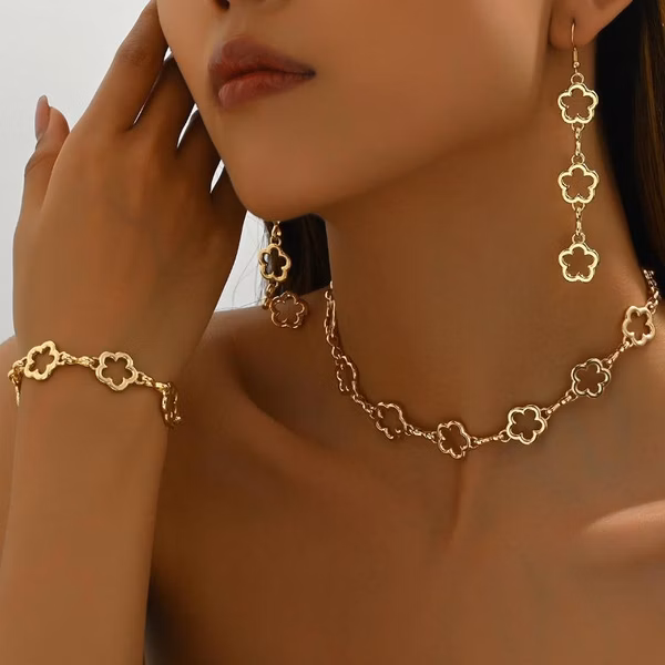 New 2026 Unisex Simple And Fashionable Design Geometric Hollowing Five Leaf Flower Bracelet Necklace Earrings For Hers Gift Jewelry Set Decoration Luxury Accessories Trendy Best For Women And Men