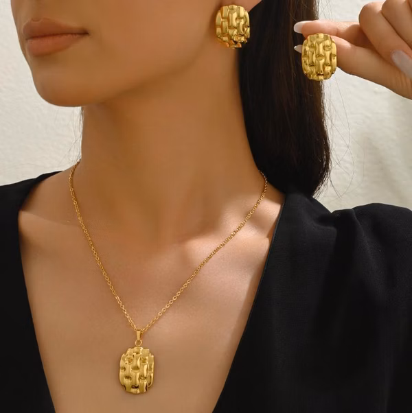 Dainty Gold pendant Necklace & Earrings Set for Women Elegant Smooth Surface Pendant Jewelry Set Minimalist Everyday Jewelry Gift