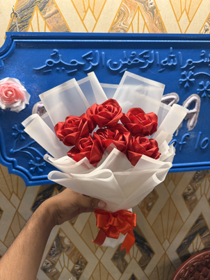 RED ROSE alternate view